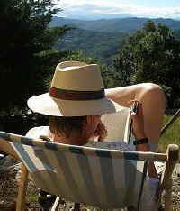 Eine echte Alternative zum Wandern und Baden: Einfach auf dem Hof entspannen ...